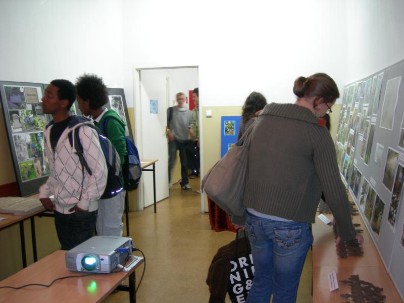 Zwiedzanie wystaw. Padziernik 2007. Fot.: Braciszek
